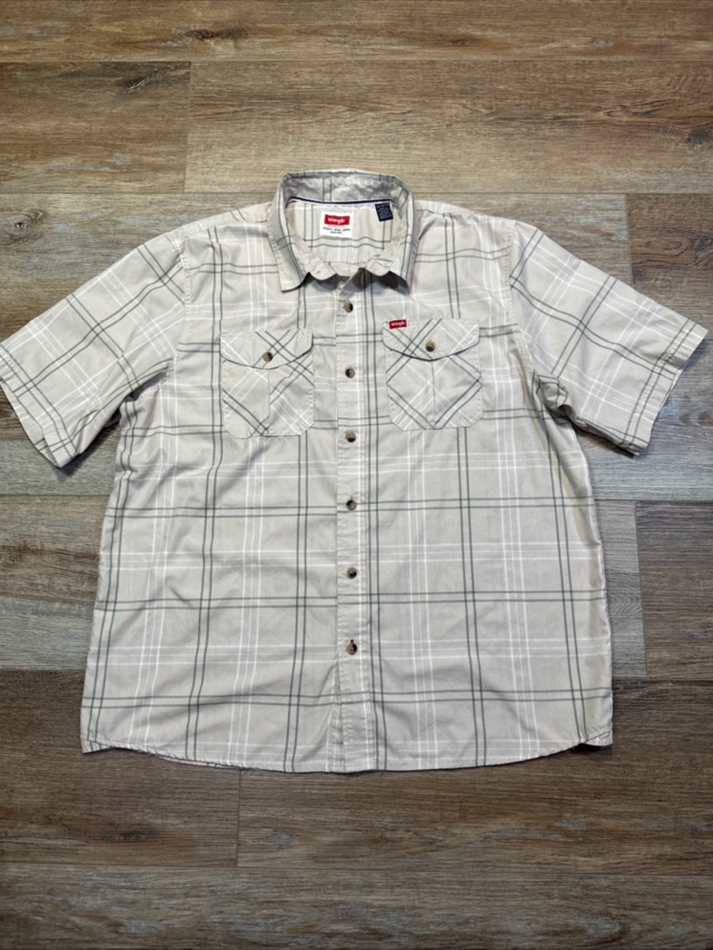 Wrangler Men's Short-Sleeve Plaid Button-Up Shirt - Light Gray and White